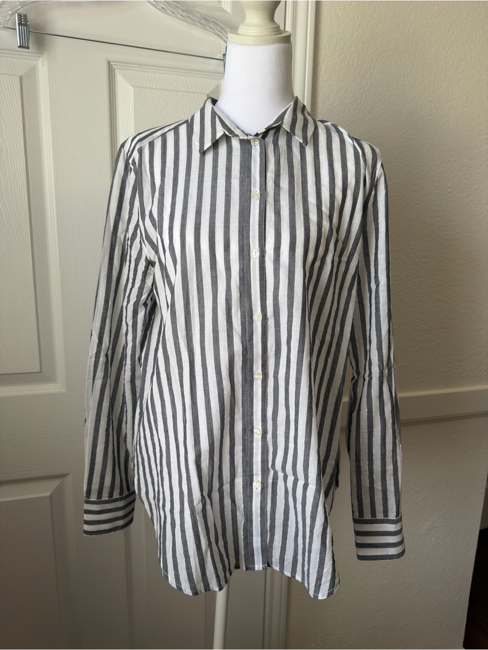 H&M White Cotton Striped Button Down Shirt | Lightweight Shirt | Size 6